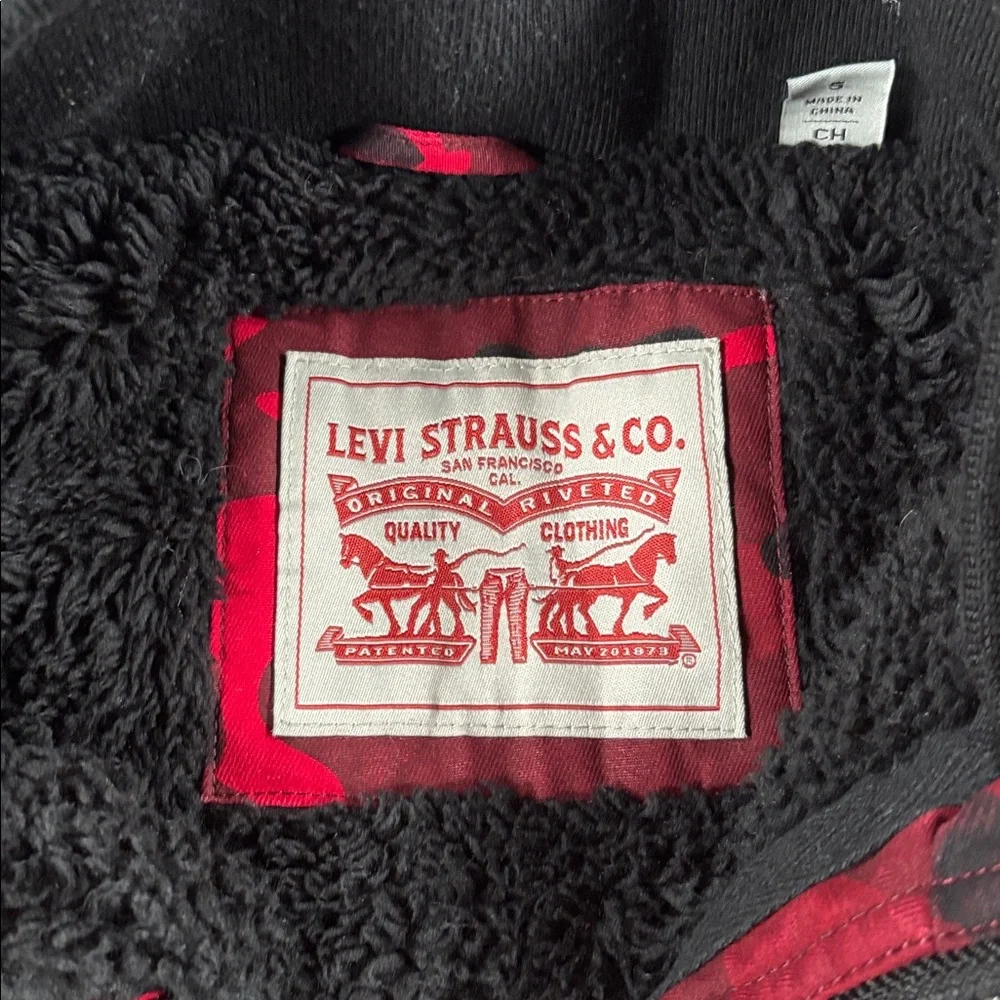 Levi's Men's Sherpa Lined Field Coat Red Camo Size Small